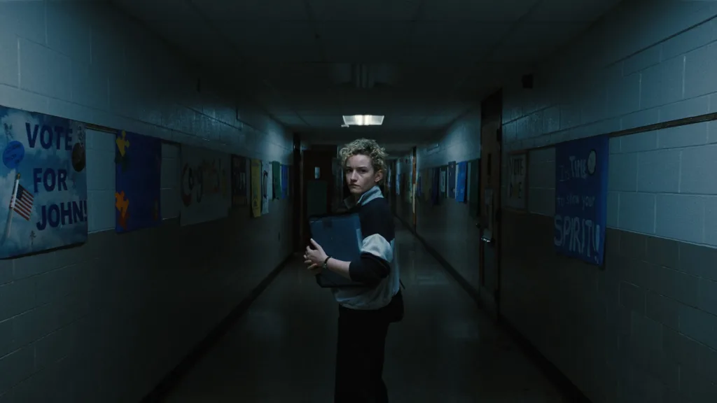 a-hora-do-mal-2025-julia-garner